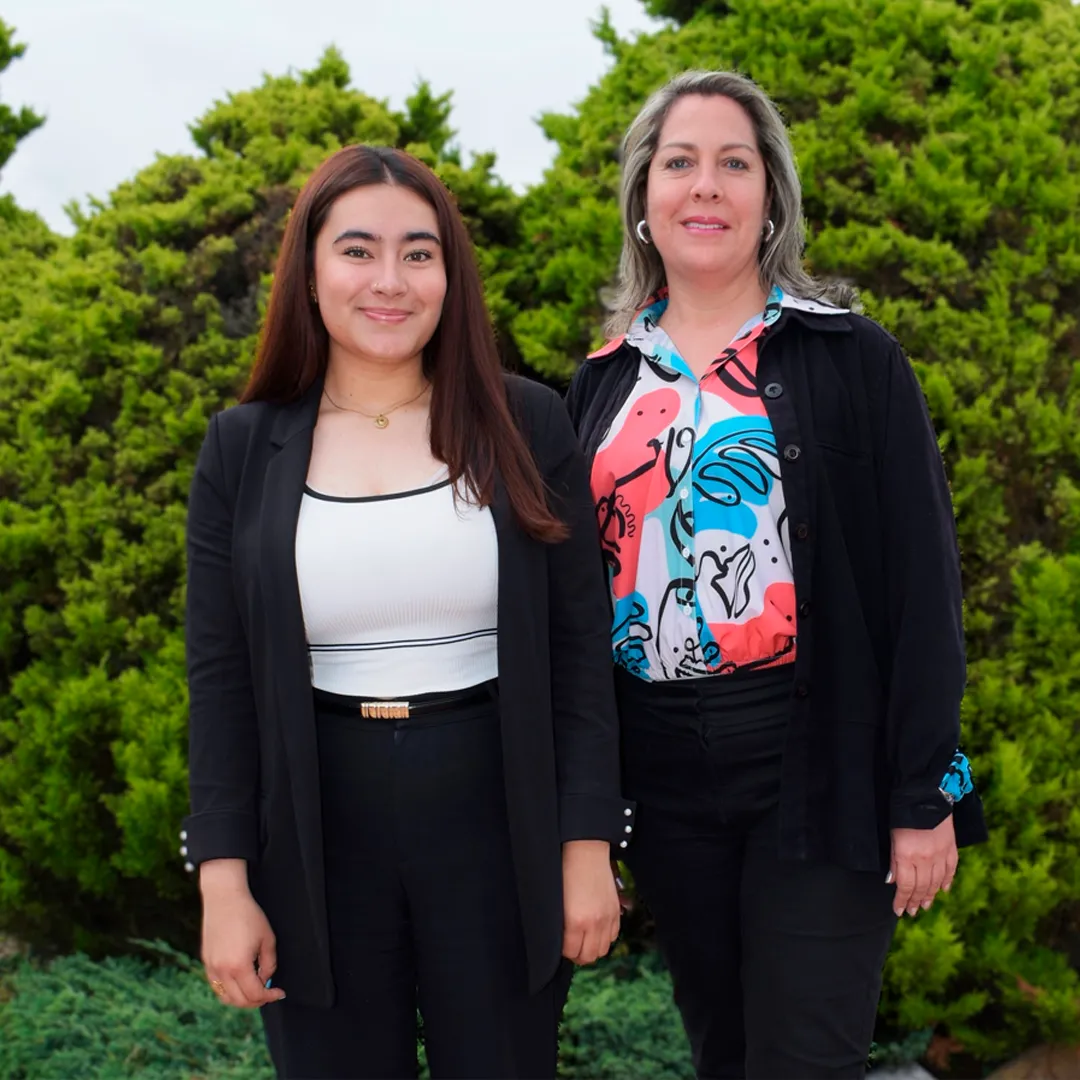 Foto de Lina Casas y Paula Domínguez.  de admisiones en Preescolar Colegio Bilingüe Abraham Lincoln (Bogotá)