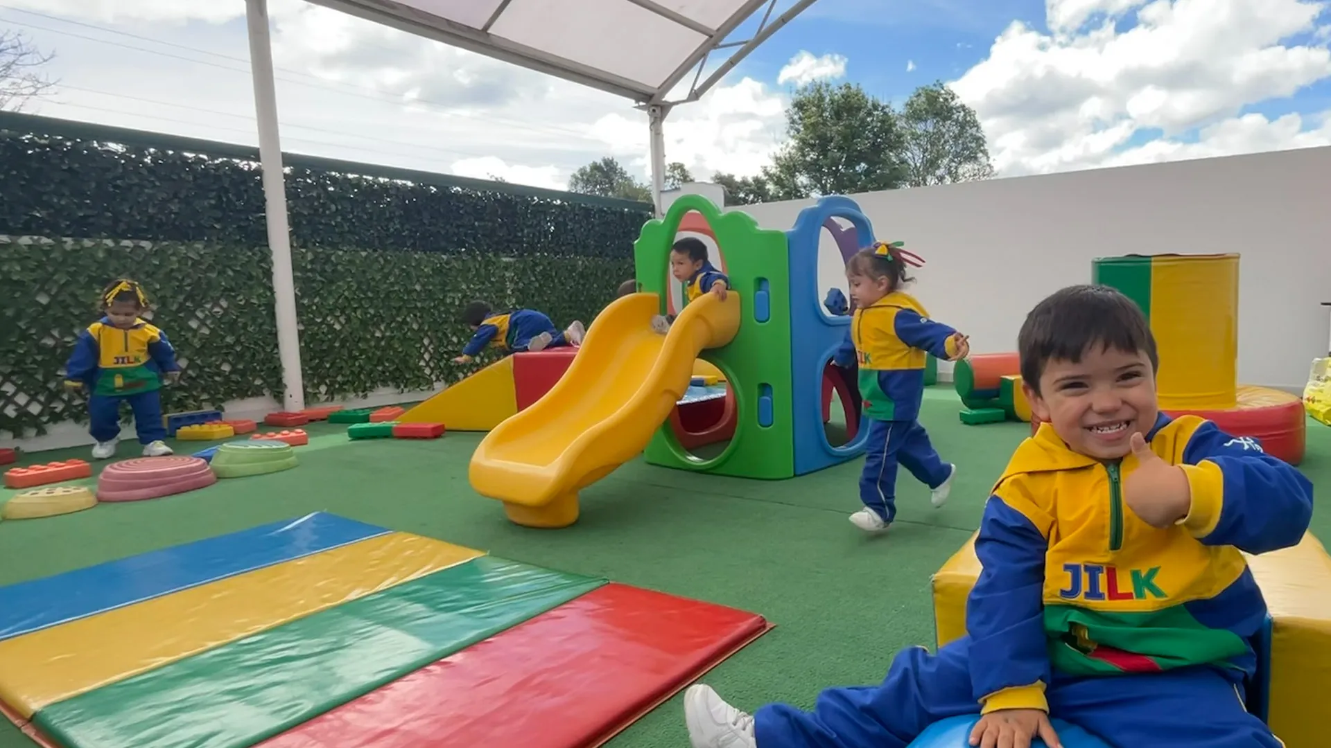 Lerner &amp; Klein Jardín Infantil (Bogotá) - instalaciones - 4