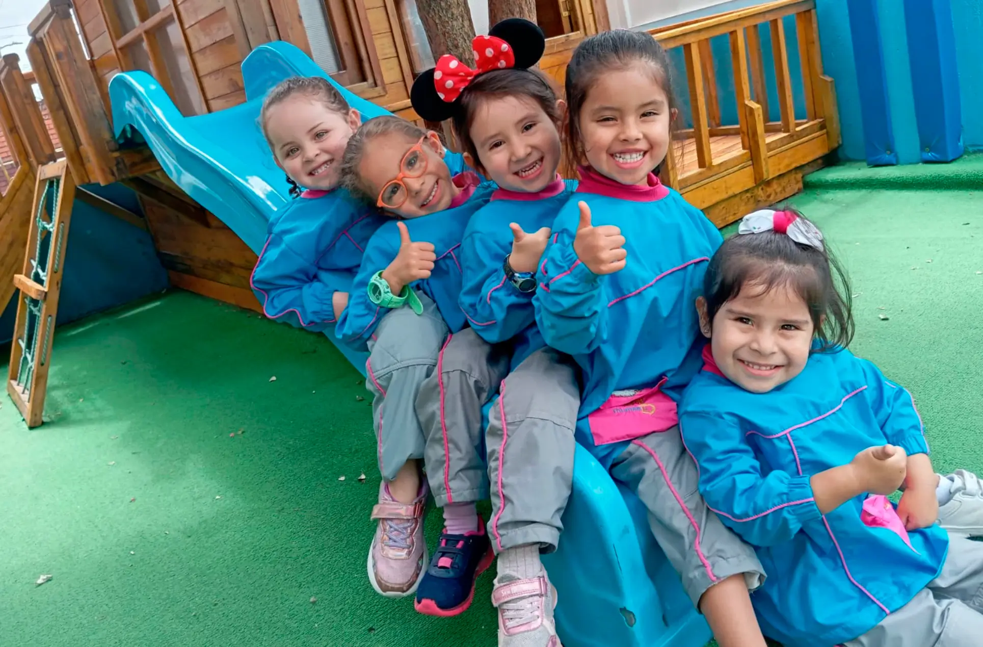 Thumbs Up Kindergarden (Bogotá)